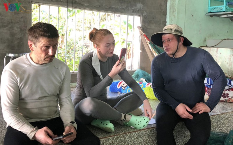 cuu 3 du khach nuoc ngoai troi dat tren bien bang phuong tien tu che hinh 1