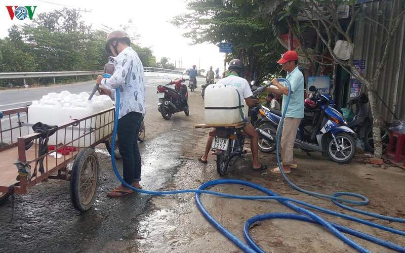 giot nuoc nghia tinh mua han mien tay hinh 1