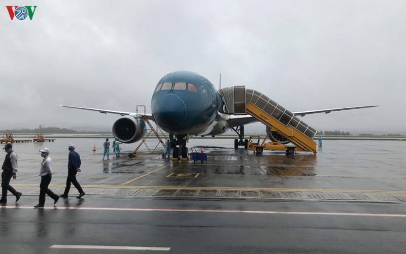 mot hanh khach tren chuyen bay tu duc ve viet nam duong tinh voi virus sars cov-2 hinh 1
