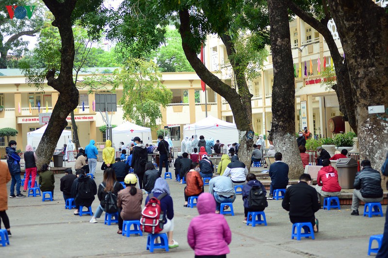 ha noi duy tri, kiem soat tot dich benh covid-19, han che thap nhat lay lan hinh 1