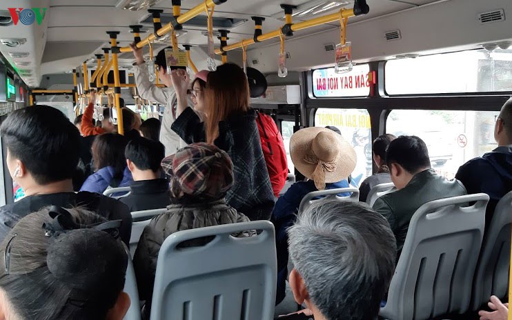 ha noi thuc hien cach ly toan xa hoi, don luc xu ly o dich tai benh vien bach mai hinh 4