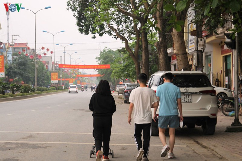 sau mot tuan cach ly xa hoi, nguoi dan tp yen bai co dau hieu chu quan hinh 11