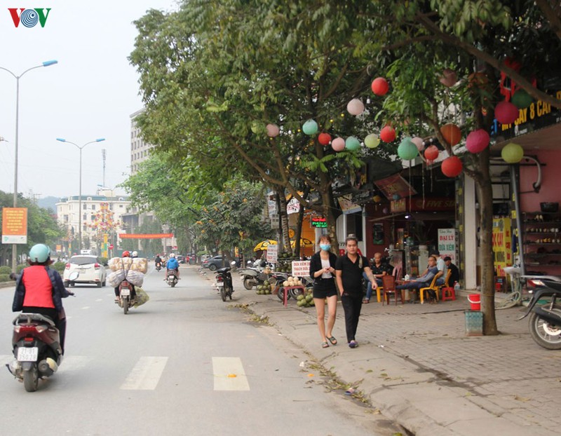 sau mot tuan cach ly xa hoi, nguoi dan tp yen bai co dau hieu chu quan hinh 12