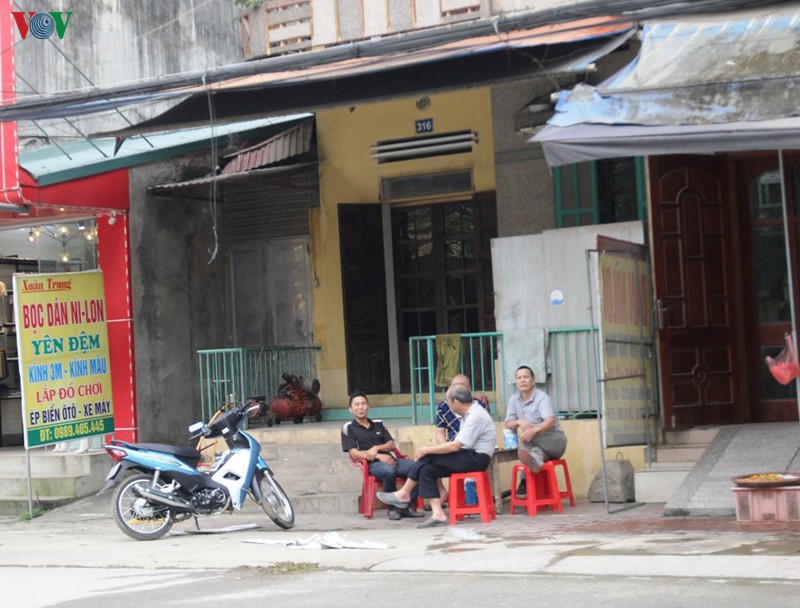 sau mot tuan cach ly xa hoi, nguoi dan tp yen bai co dau hieu chu quan hinh 13