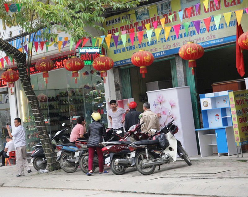 sau mot tuan cach ly xa hoi, nguoi dan tp yen bai co dau hieu chu quan hinh 3