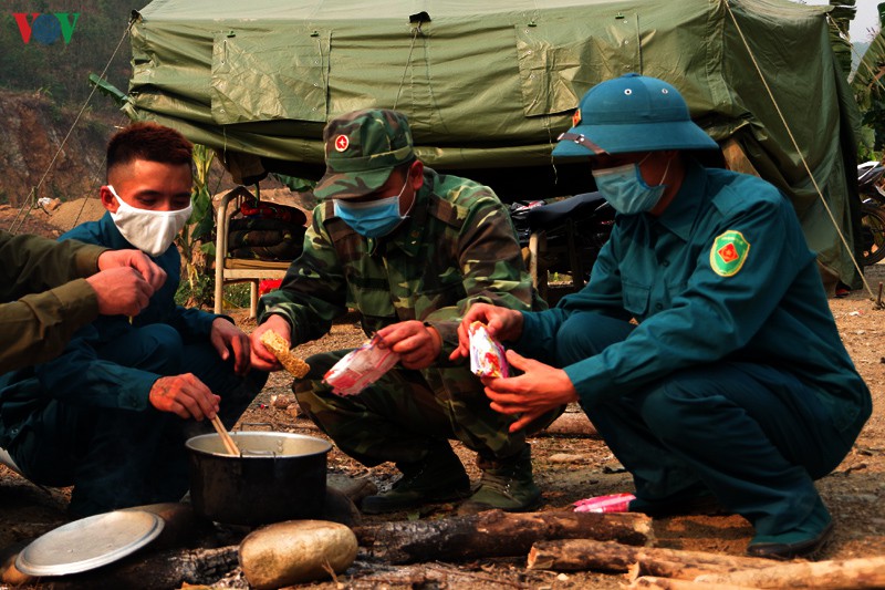 linh bien phong "vuot nang, thang mua" ngan dich noi ai bac lai chau hinh 14