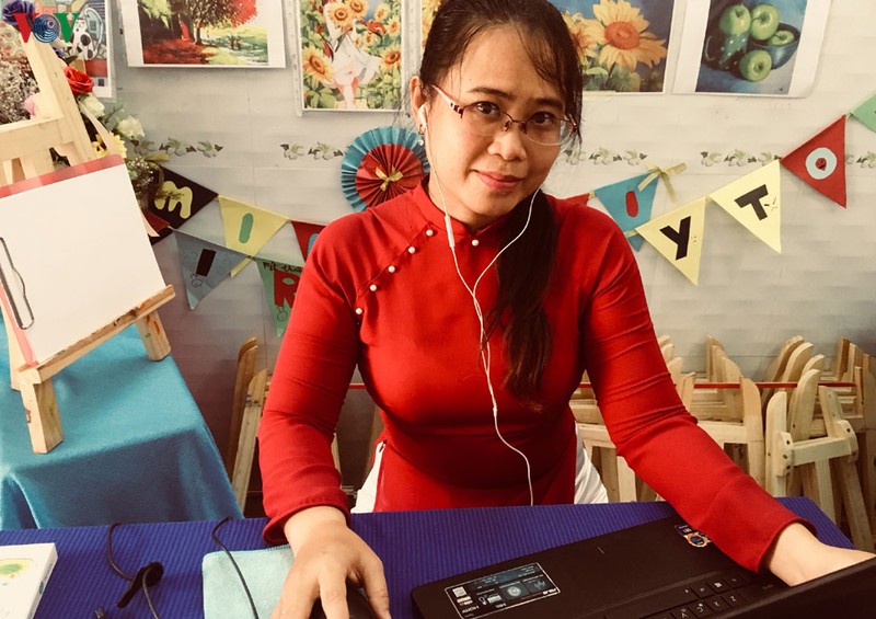 tinh gian chuong trinh va hoc truc tuyen thoi covid-19 con kho khan hinh 1