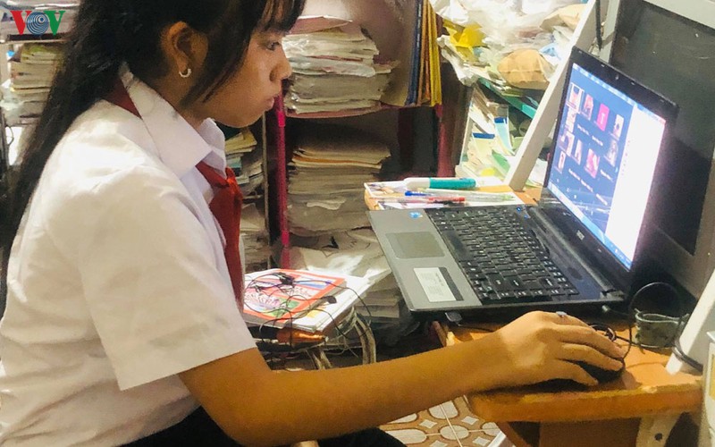 tinh gian chuong trinh va hoc truc tuyen thoi covid-19 con kho khan hinh 4