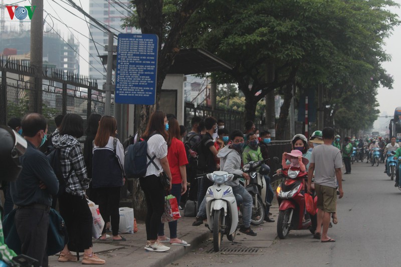 anh: cao toc phap van -cau ghe un u, dong nguoi nuom nuop ve thu do hinh 4