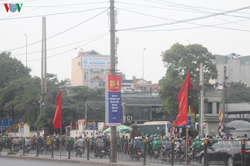 anh: cao toc phap van -cau ghe un u, dong nguoi nuom nuop ve thu do hinh 5