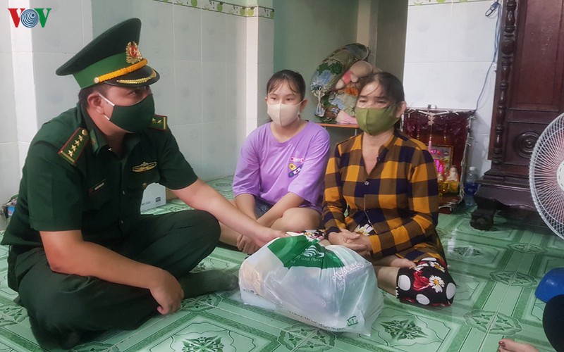 ho tro nguoi ngheo bien gioi bien va tuyen cang sau gian cach xa hoi hinh 2