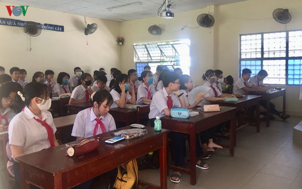 da nang: kho thuc hien dam bao gian cach hoc sinh tai truong hoc hinh 1