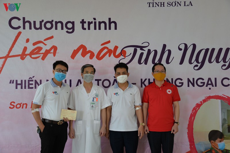 vov tay bac cung cac don vi hien gan 100 don vi mau hinh 11