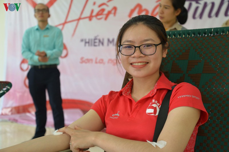 vov tay bac cung cac don vi hien gan 100 don vi mau hinh 3