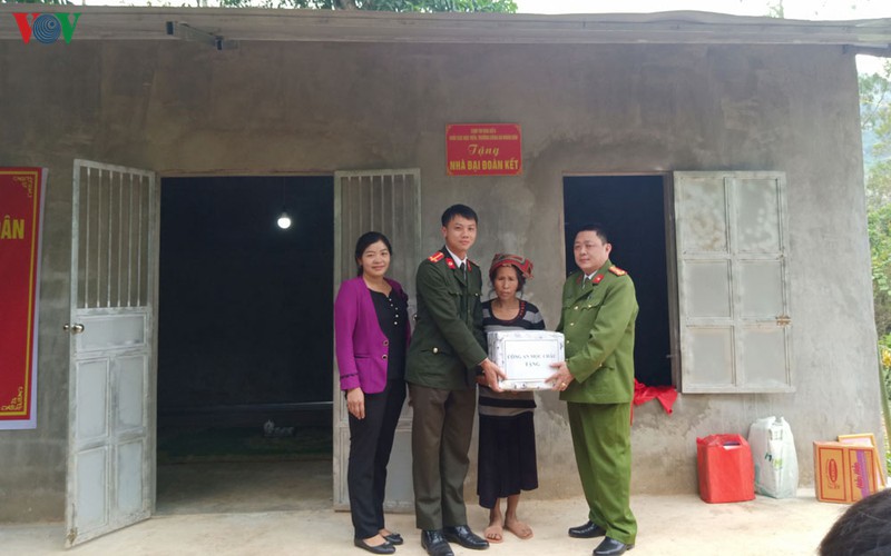 moc chau xay nha dai doan ket: thap lua va truyen lua hinh 2
