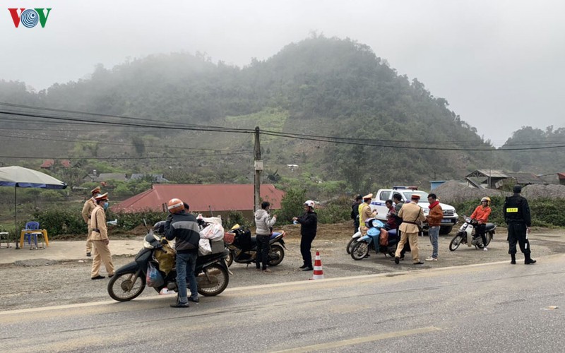 csgt cac dia phuong tap trung xu ly nan dua xe, vi pham nong do con hinh 6