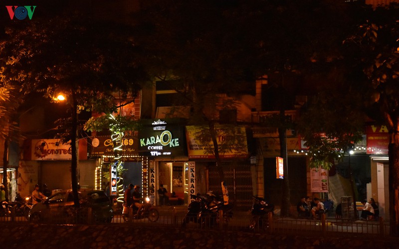 dich vu karaoke o ha noi mo cua tro lai, cuoi tuan van e am hinh 6