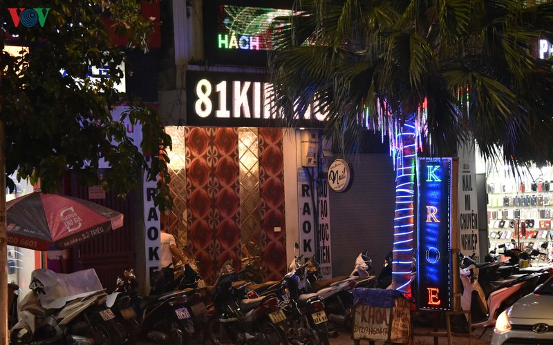 dich vu karaoke o ha noi mo cua tro lai, cuoi tuan van e am hinh 8