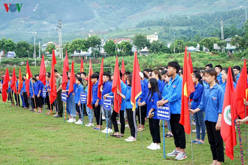 lan toa tinh yeu thuong toi ban lang vung sau, vung xa o lai chau hinh 1