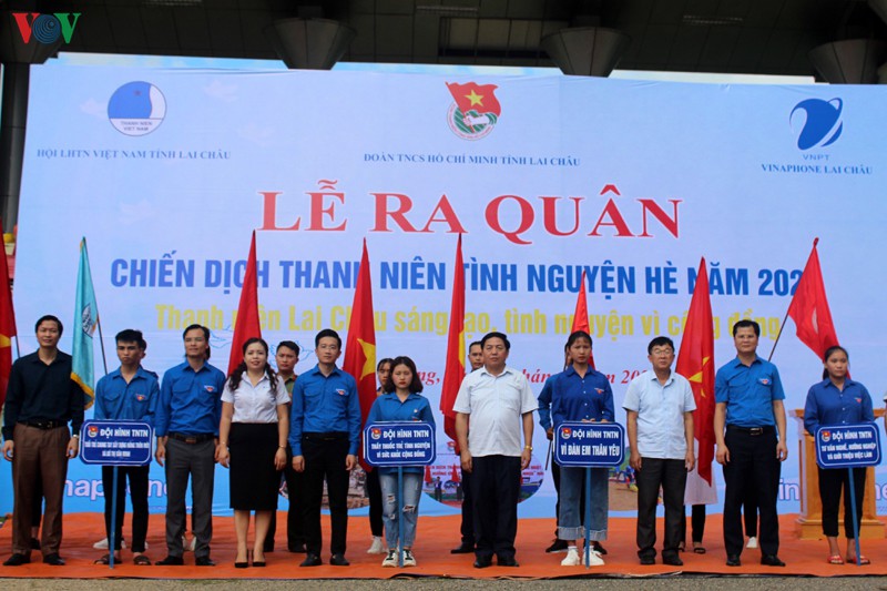 lan toa tinh yeu thuong toi ban lang vung sau, vung xa o lai chau hinh 2