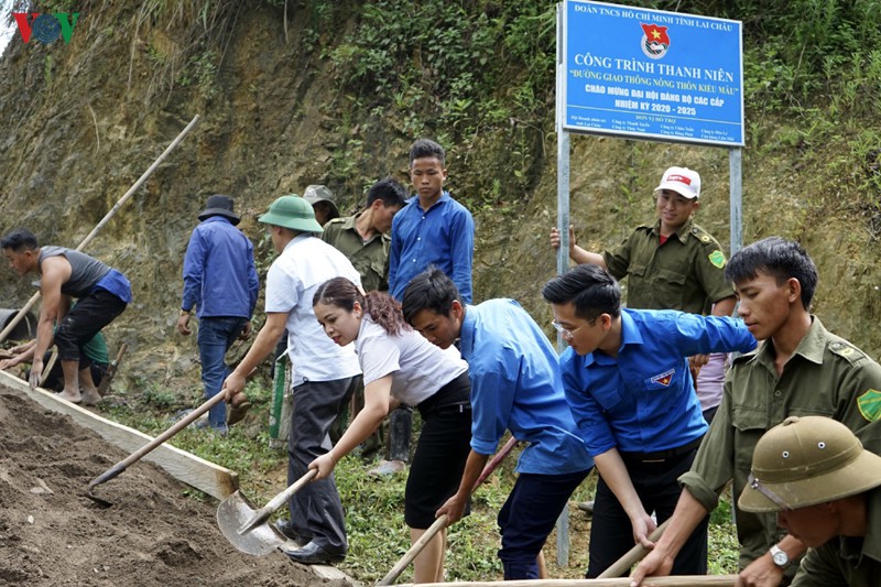 lan toa tinh yeu thuong toi ban lang vung sau, vung xa o lai chau hinh 5