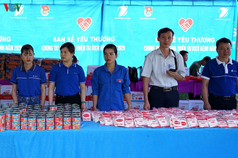 lan toa tinh yeu thuong toi ban lang vung sau, vung xa o lai chau hinh 7