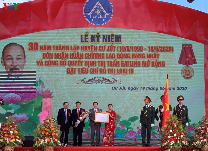 cu jut- diem sang vung bien gioi dak nong hinh 1