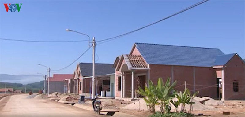 tai dinh cu ho chua dong mit: pho giua long nui rung hinh 3