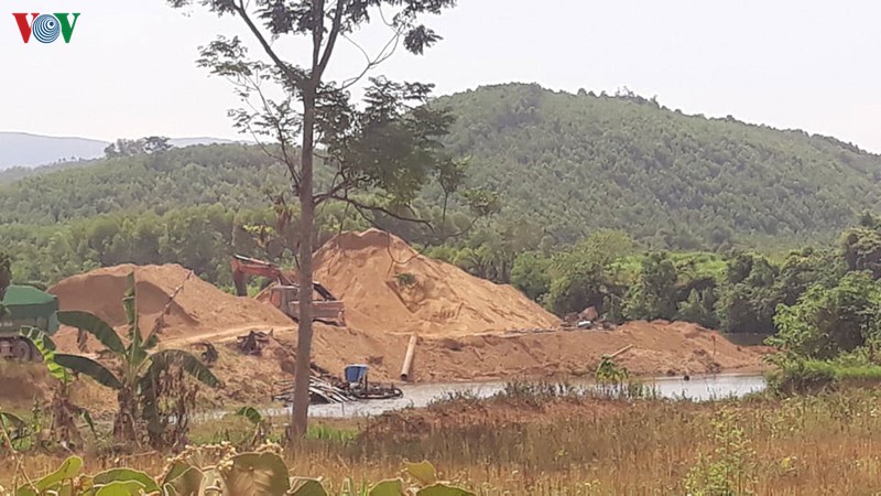nang han lich su, nguoi dan thanh hoa phai bo ruong hinh 4