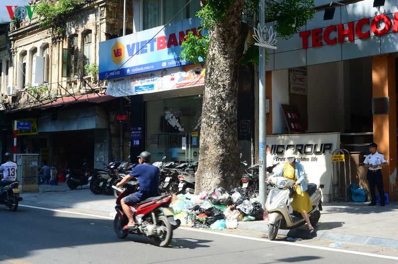 dan chan bai rac nam son, rac thai un u trong noi thanh boc mui xu ue hinh 16