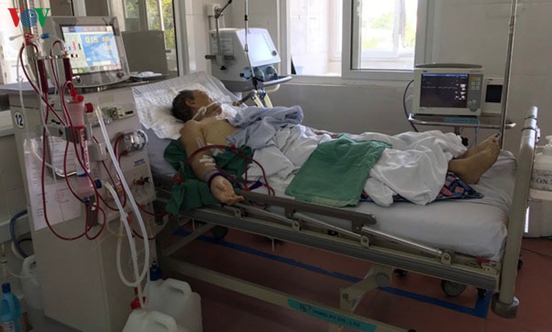 chuyen 2 ca mac covid-19 tai da nang ra benh vien trung uong hue hinh 1