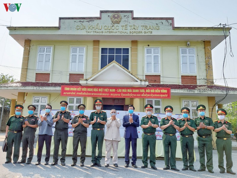 hinh anh: bien phong dien bien cang minh chong dich tren tuyen bien gioi hinh 7
