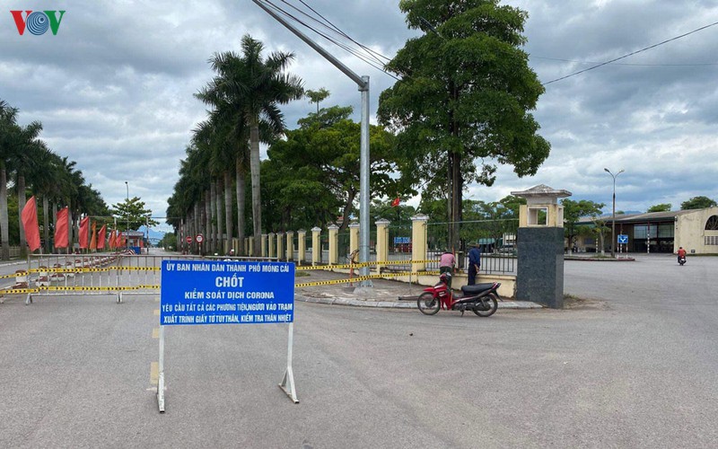 quang ninh:tai thiet lap viec kiem soat nguoi va phuong tien qua tram km15 hinh 1
