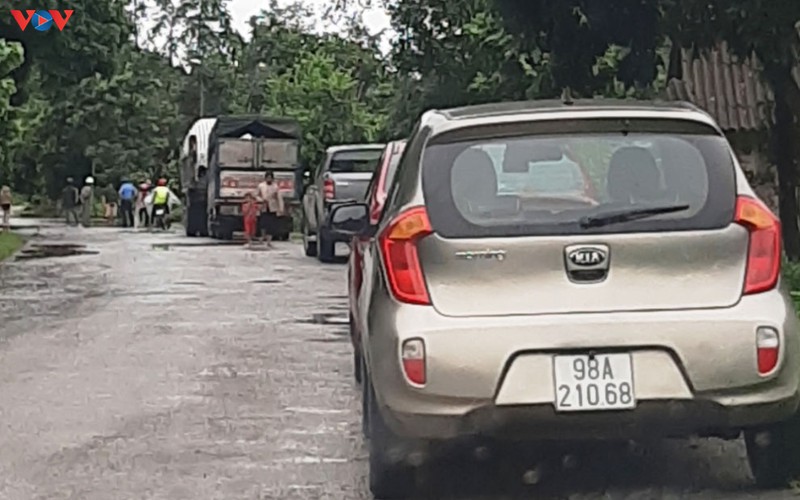mua lon, quoc lo 37 tai yen bai ngap sau khien ach tac giao thong nhieu gio hinh 2