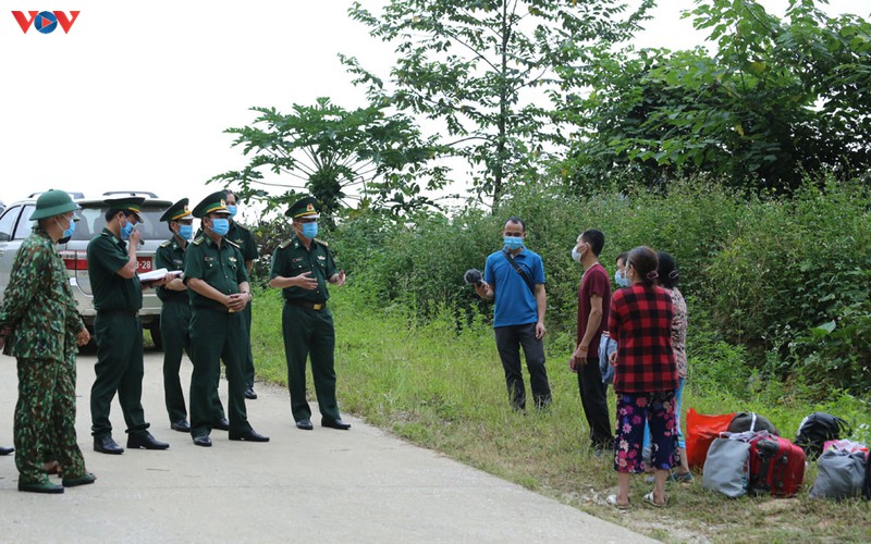 157 lan trai voi hang tram chien sy chong dich tuyen  bien gioi lang son hinh 4