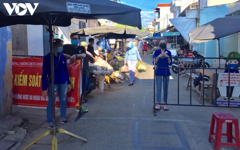 da nang tim nguoi tiep xuc nhan vien quan ly cho mac covid-19 hinh 2