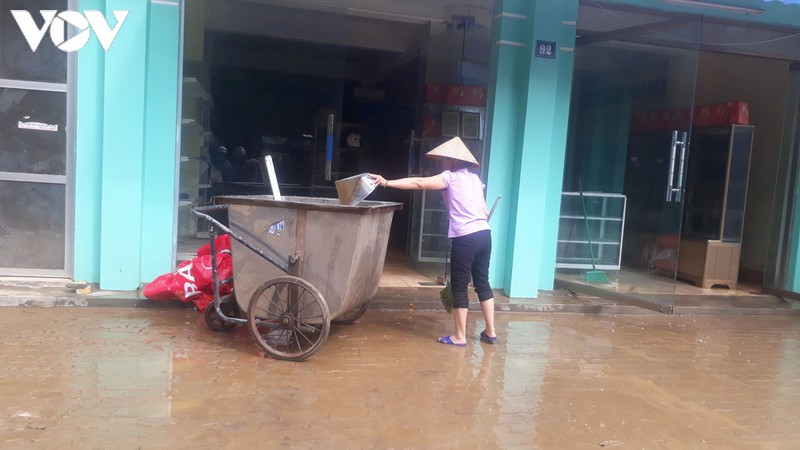 anh: yen bai khan truong don dep sau lu hinh 11