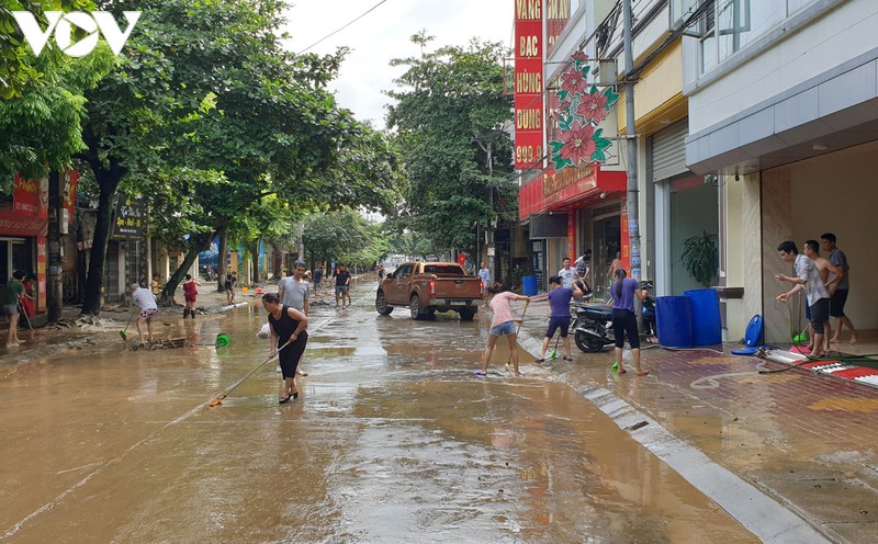 anh: yen bai khan truong don dep sau lu hinh 2