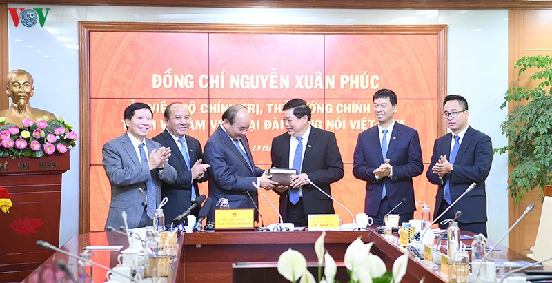 hinh anh: thu tuong nguyen xuan phuc tham va lam viec voi vov hinh 18