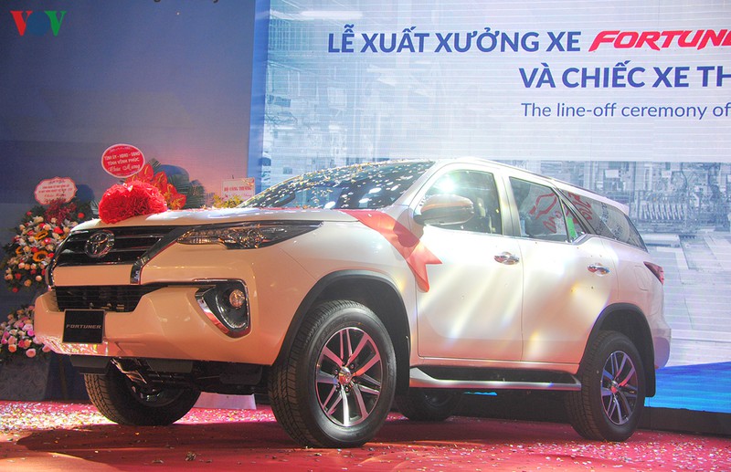 quay lai lap rap, toyota fortuner tang gia nhe hinh 1