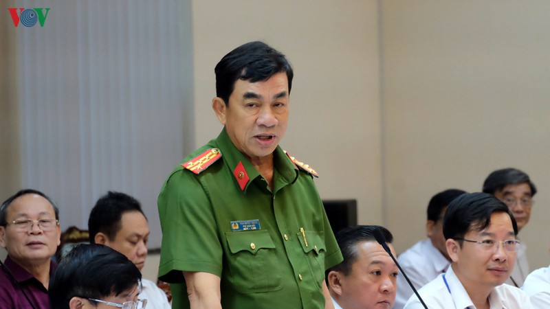 giam doc cong an dong nai dieu chuyen hon 50 csgt ve huyen, xa hinh 1