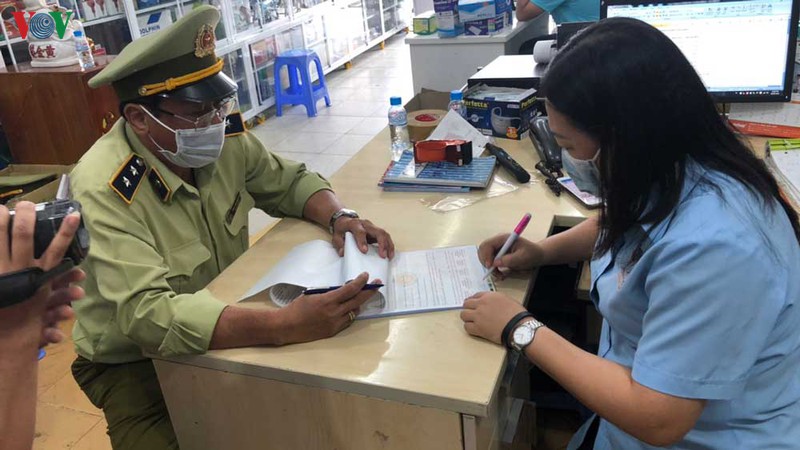 xu phat nhieu don vi ban khau trang tang gia va khong niem yet gia ban hinh 1