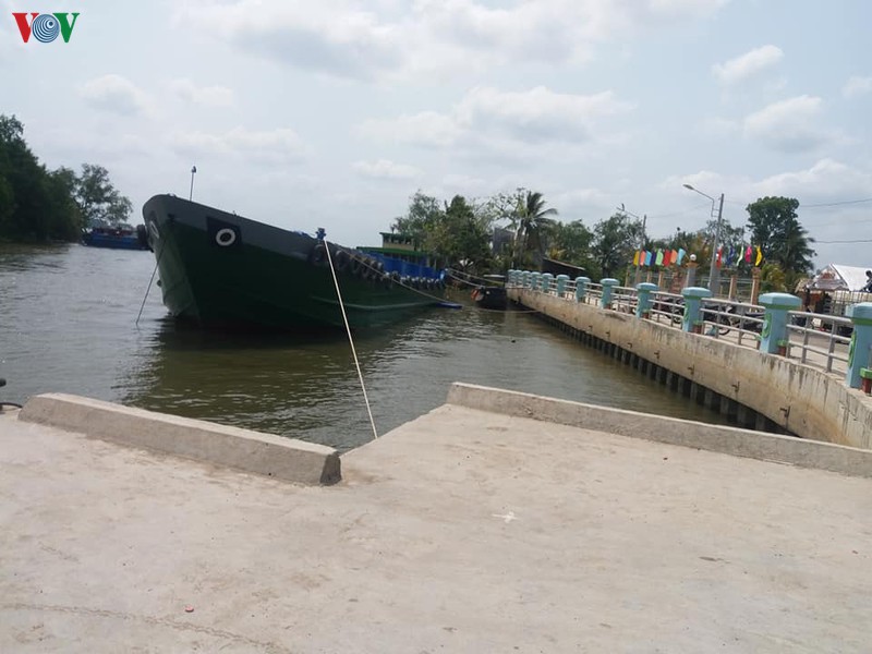 cuu vuon cay an qua bi nuoc man tan cong tu dich vu nuoc ngot tu nhan hinh 1