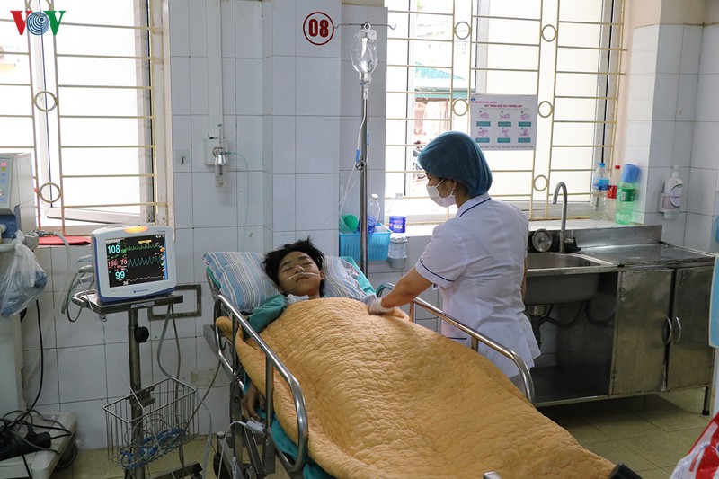 an nham nam doc, 1 nguoi tu vong, 1 nguoi nguy kich kho qua khoi hinh 1