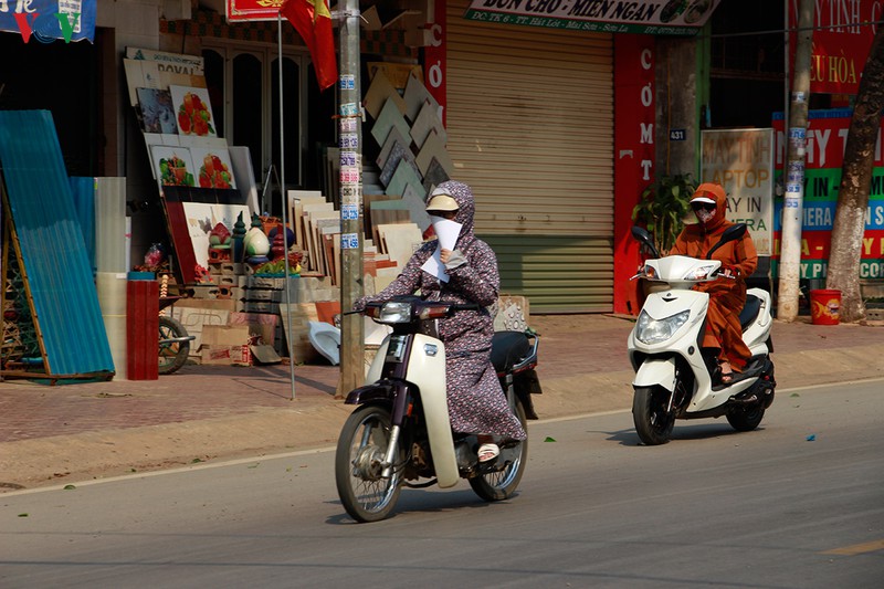 son la xuat hien nang nong gay gat hinh 1