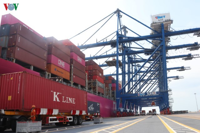 cang container quoc te tan cang hai phong don tau sieu trong tai hinh 2