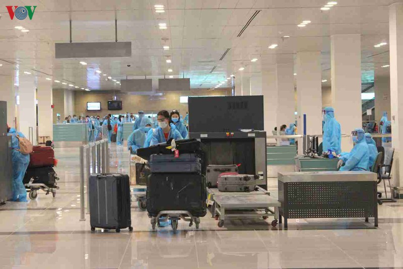 cang hang khong quoc te can tho don chuyen bay dua cong dan ve nuoc hinh 3