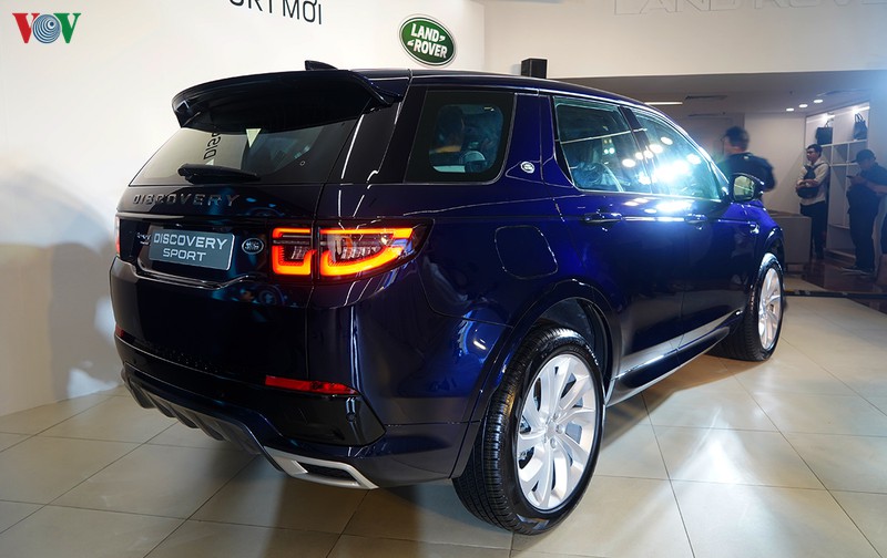 jaguar xe va land rover discovery sport chot gia tu 2,61 ty dong hinh 6