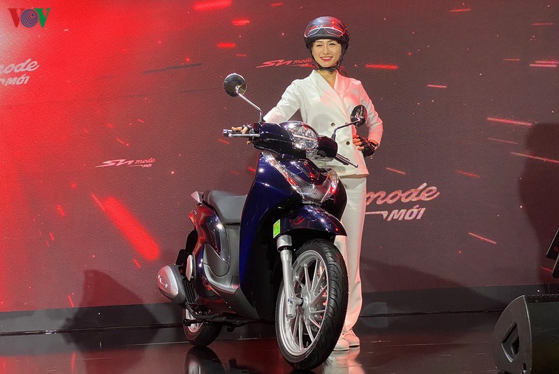 honda sh mode the he moi chot gia tu 53,9 trieu dong hinh 1