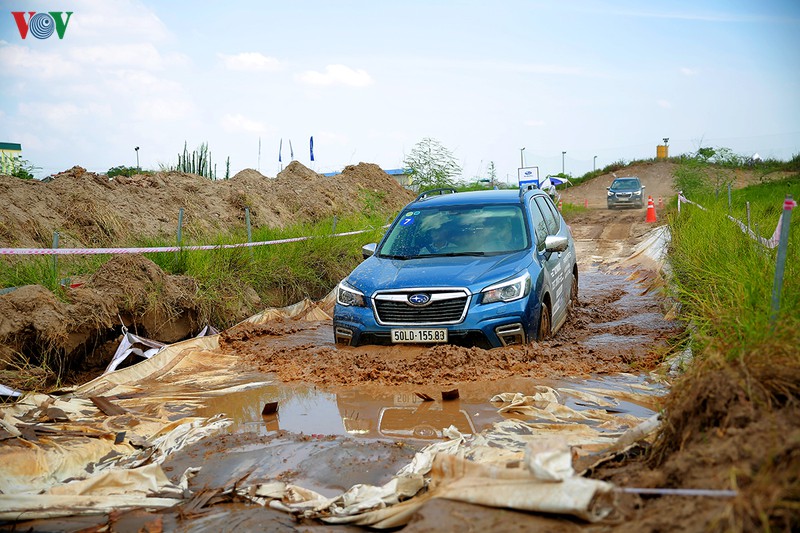 thu kha nang loi bun va chiu van xoan cua subaru forester hinh 5
